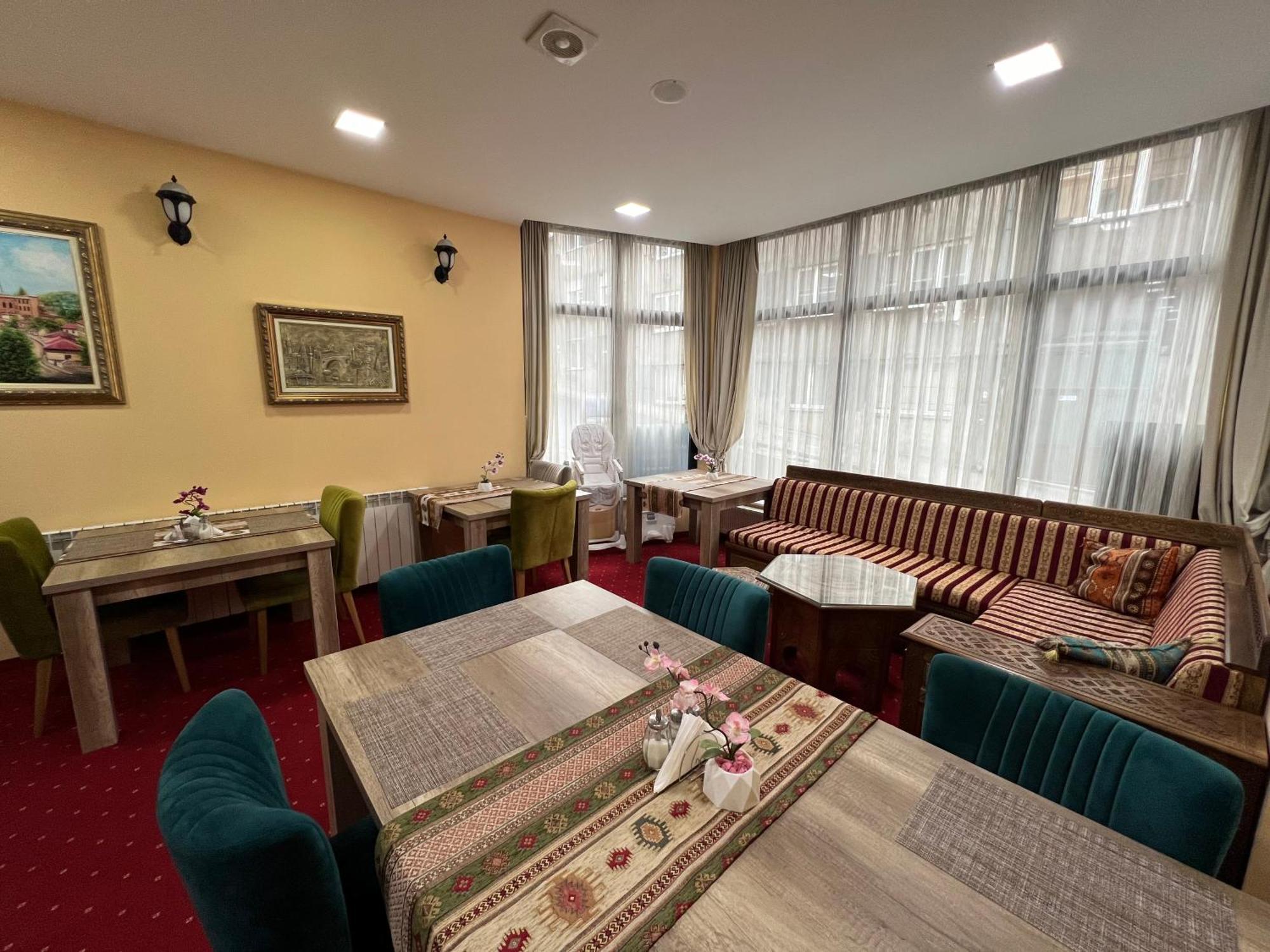Hotel Nacional Free Parking Sarajevo Ngoại thất bức ảnh